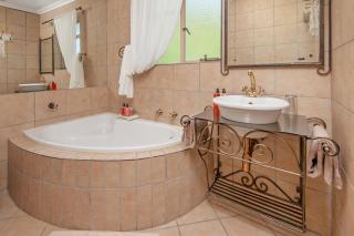 18 On Kloof Guest House - 1