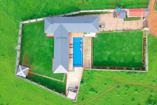 Ferias Vita by StayVista with Turf, Rainshower, Lawn, Swimming pool and Gazebo - Chinchavli - 6