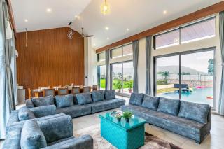 Ferias Vita by StayVista with Turf, Rainshower, Lawn, Swimming pool and Gazebo - Chinchavli - 2