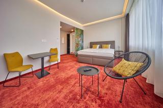 Hotel Hertz - Hradec Králové - 0