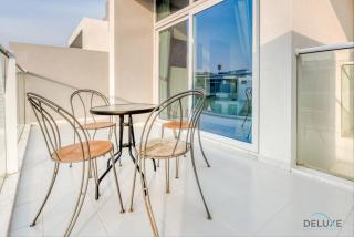 Opulent 3BR Townhouse at DAMAC Hills 2 Dubailand by Deluxe Holiday Homes - Dubái - 7