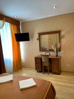 Gusarskiy Hotel and Apartment - Kyiv - 3