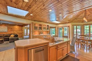 Game Room, Yard and Hot Tub Spacious Catskills Home - 2