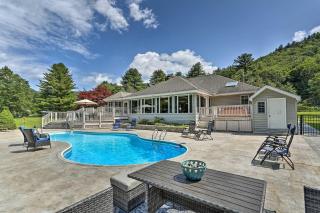 Riverside Retreat in Catskill Mountains with Pool, Hot Tub & Game Room - 0