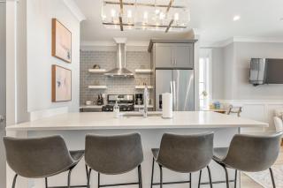 The Palm Suite at 124 Spring - Charleston - 9