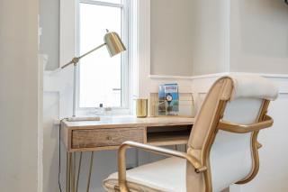 The Palm Suite at 124 Spring - 4