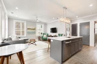 The Cooper Suite at 122 Spring - Charleston - 9