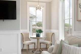 The Magnolia Suite at 124 Spring - 3