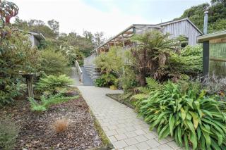Kaka Retreat Motel, Stewart Island - Half-moon Bay - 7