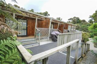 Kaka Retreat Motel, Stewart Island - Half-moon Bay - 6