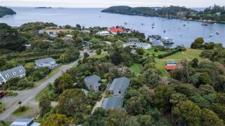 Kaka Retreat Motel, Stewart Island - Half-moon Bay - 8