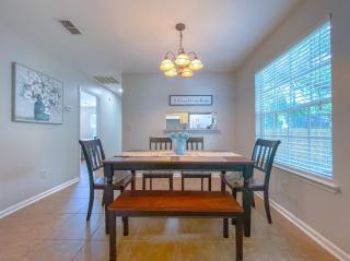 The cozy and newly furnished white townhouse! - Tallahassee - 3