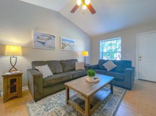 The cozy and newly furnished white townhouse! - Tallahassee - 7