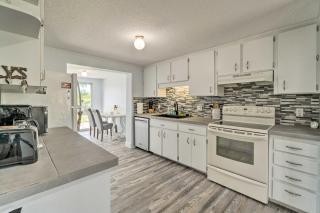 Family-Friendly Englewood Rental with Canal Views! - 2