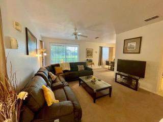 Grand Holiday 4BD Pool Home at Disney & Universal - 4