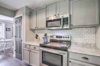 Stylish Fort Payne Retreat Hike and Rock Climb - 1