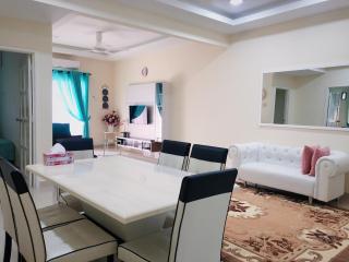 Homestay Farah Tiara Duta Kondominium Ampang Selangor - Ampang - 0