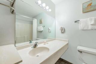Super 8 by Wyndham Lake Charles/Sulphur - 2