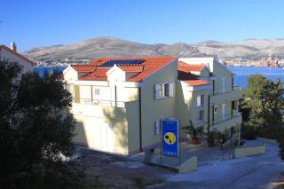 Family friendly apartments with a swimming pool Okrug Gornji, Ciovo - 8626 - 3