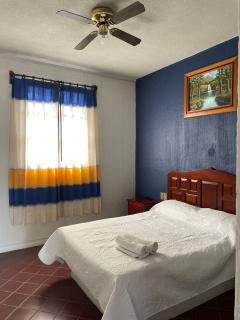 Casa Refugio Budget House 8 Rooms & 9 Bathrooms - 2