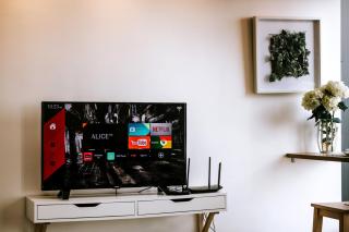 MUJI Studio 2 - Seaview at 218 Tropicana Near Komtar Food Heaven with Netflix & TV Box - 7