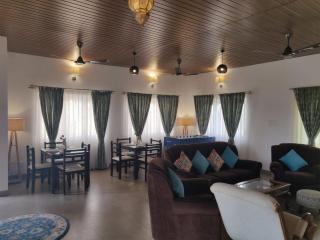 Elegant holiday homes Coorg - Madikeri - 9