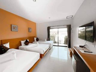 HillSide Boutique - 2