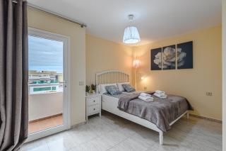 YELLOW 3 bedroom large apartment for 10 guests - 3