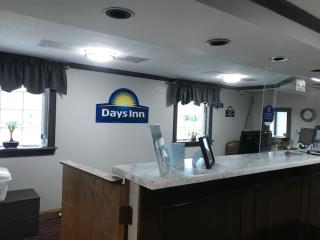 Days Inn by Wyndham Amherst - Amherst - 0