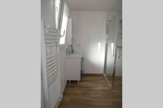 CHARMANT STUDIO DANS UNE MAISON NEUVE - 3