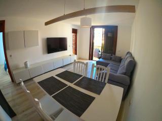 Parque Santiago I - 2 Bedroom - 1 Bathroom - Open plan living - Kitchen area - Extra large balcony - First Floor Apartment - Playa de las Américas - 8