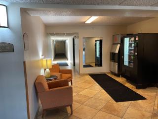 Nichols Inn & Suites - Hastings - 3