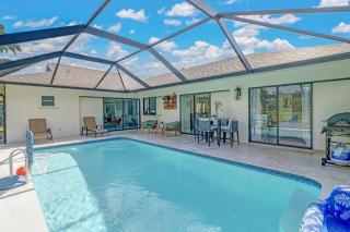 POOL HOUSE, CLOSE TO THE BEACH & DOWN TOWN NAPLES! - 0