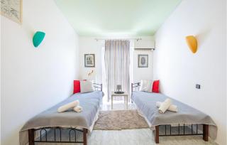 Stunning Home In Lechaio Corinthias - Lechaio - 4