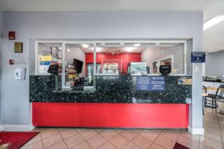 Econo Lodge Inn & Suites University - Huntsville - 7