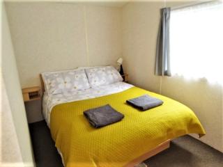 Devon Barnstaple Self Catering Tarka Holiday Park Free Wi-Fi Spacious Static Caravan sleeps 4 Pets allowed location Devon EX31 4AU Just 6 miles from Saunton Sands Please note no sign written vehicles are allowed to park on the holiday park overnight - 4
