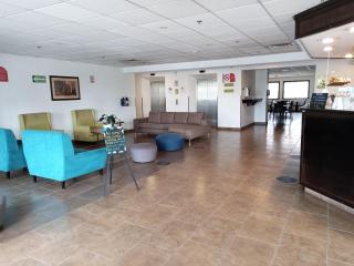 Microtel Inn and Suites by Wyndham Toluca - Toluca - 2