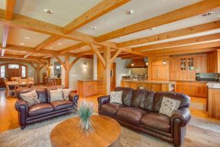 Snowgrass Lodge - River, Mountain Views & Hot tub - 5