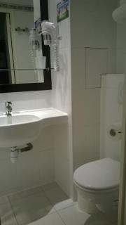 Hipotel Lilas Gambetta - Paris - 9