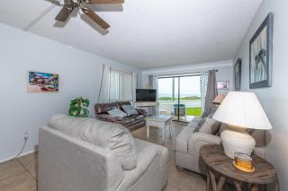 Lovely 2 Bedroom Beachfront Condo - Flagler Beach - 4