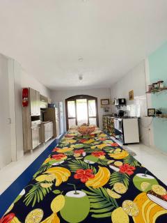 Pousada São Jorge 1 MIN A PÉ DA PRAIA Casa de família, simples e aconchegante, Na Av principal da praia café disponível até 12hs cozinha completa e churrasqueira disponível para uso ar cond das 20hs as 8 30 - Praia do Francês - 3