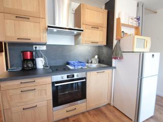 Appartement cosy 2 pièces pour 4 pers, proche centre et pistes, avec balcon, parking et équipements inclus - FR-1-572-236 - 6