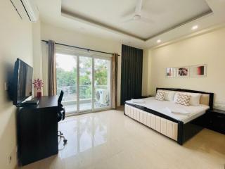 BluO 1BHK - DLF CyberCity, MG Road - Balcony, Lift - Gurgaon - 0