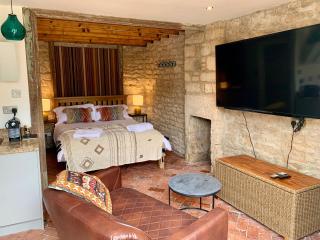 The Coach House and The Stable - Woodchester - 7