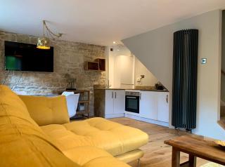 The Coach House and The Stable - Woodchester - 5