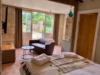 The Coach House and The Stable - Woodchester - 1