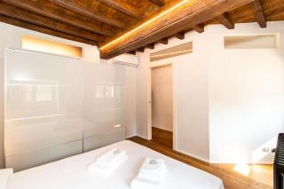 GuestHost - Stylish Quardilatero Romano Central Flat - 7