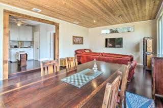 Pet-Friendly Austin Home with Deck, Yard, and Views! - Austin - 4