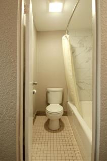 Town and Country INN - Rogers - 4