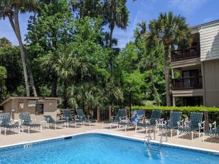 Walk to Coligny Beach Park Family-Friendly Villa - Hilton Head Island - 8